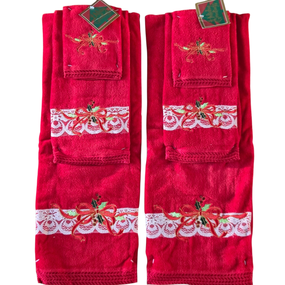 NWT - 2 Sets Of Decorative Christmas Towels